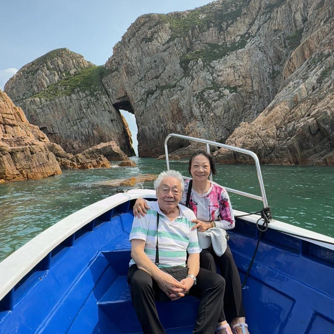 Hong Kong Geopark Four Sea Arches Volcano Sightseeing Speedboat Tour (2hrs)