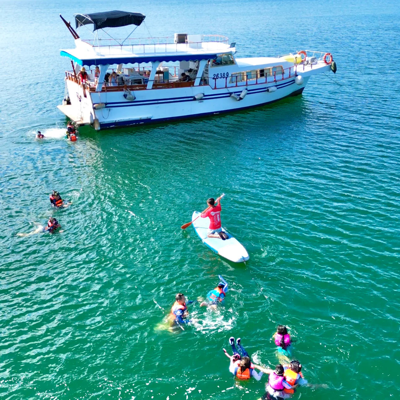 Hong Kong Hidden Beach Snorkelling and Island Hopping Yacht Tour (6hrs)