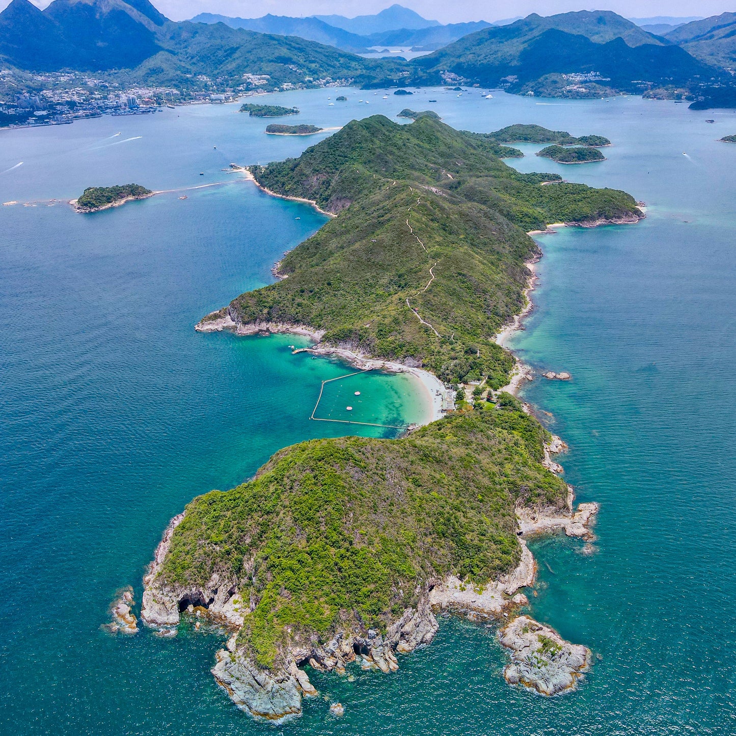 Hong Kong Hidden Beach Snorkelling and Island Hopping Yacht Tour (6hrs)