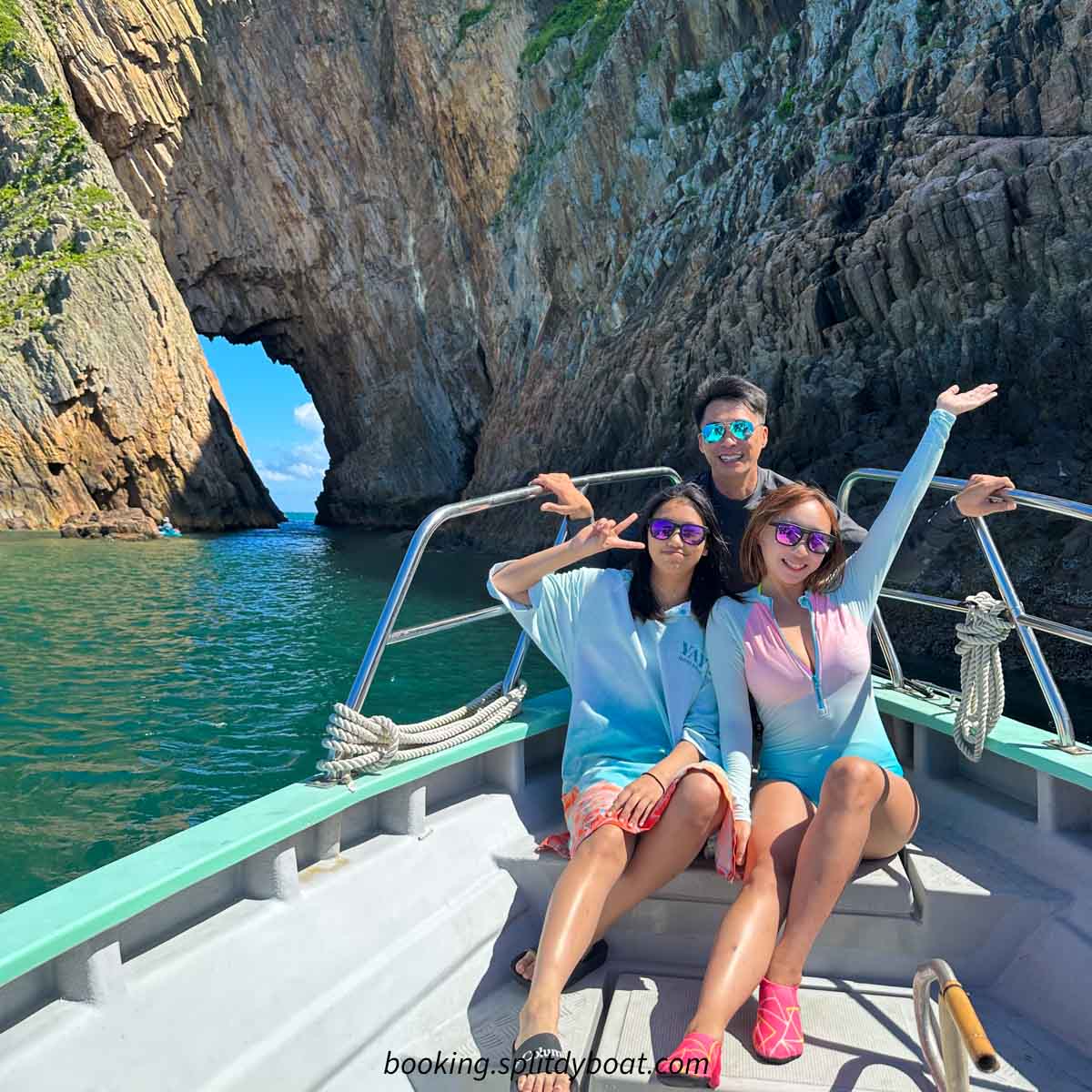 Hong Kong Geopark Four Sea Arches Volcano Sightseeing Speedboat Tour (2hrs)