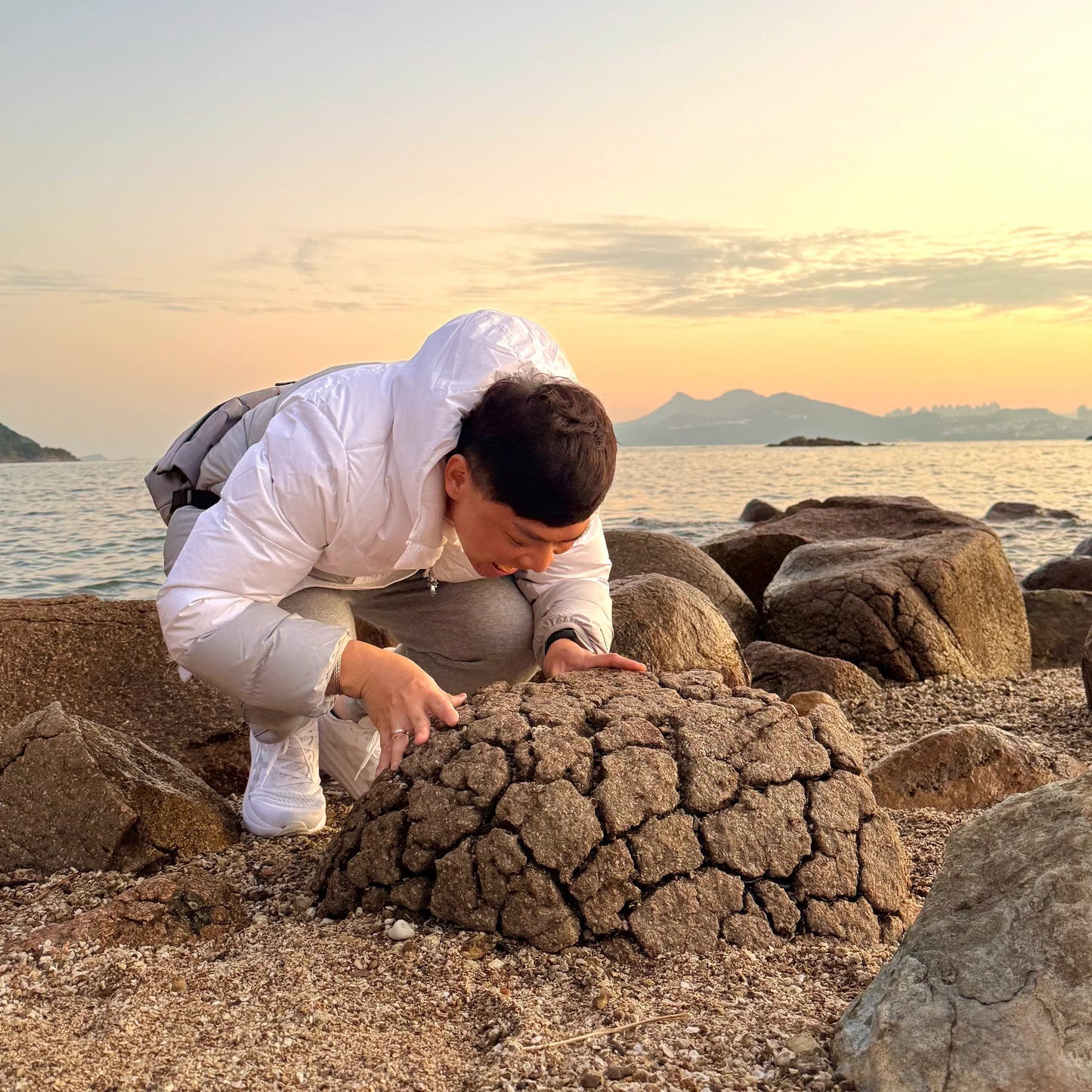Hong Kong Geopark Four Sea Arches Volcano Sightseeing Yacht Tour (4hrs)