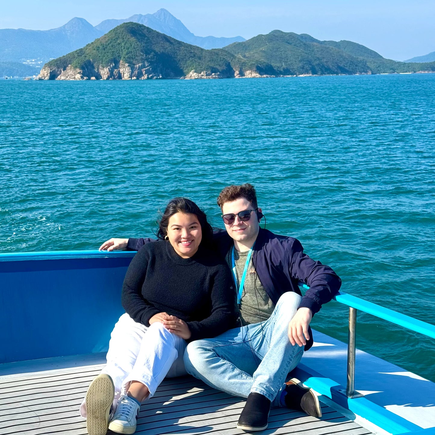 Hong Kong Geopark Four Sea Arches Volcano Sightseeing Yacht Tour (4hrs)